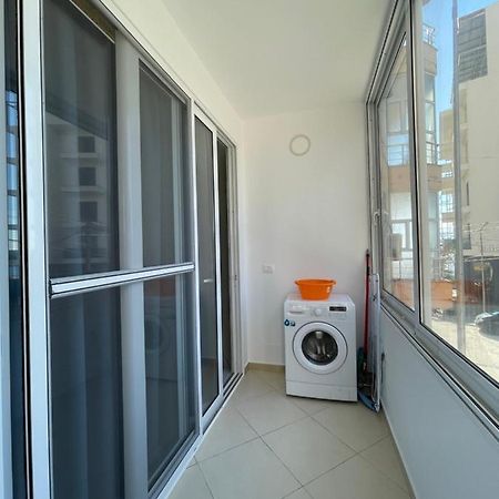 Modern Beachfront Apartments Саранда Экстерьер фото