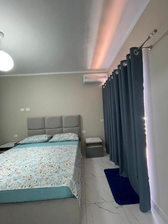 Modern Beachfront Apartments Саранда Экстерьер фото