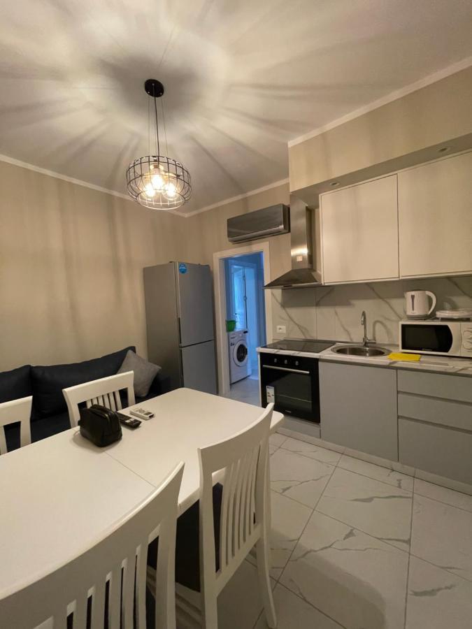 Modern Beachfront Apartments Саранда Экстерьер фото